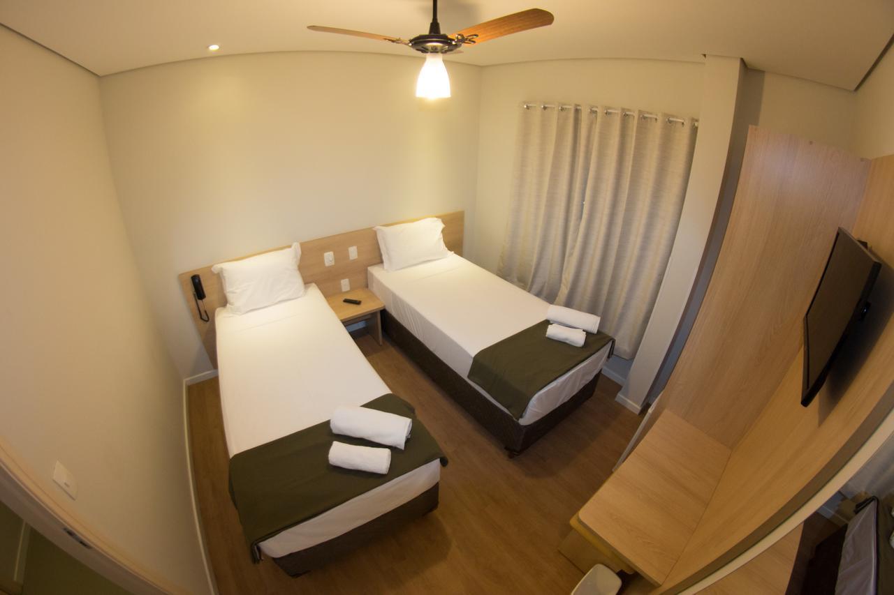 Quarto Standard com Cama de Casal ou 2 de Solteiro